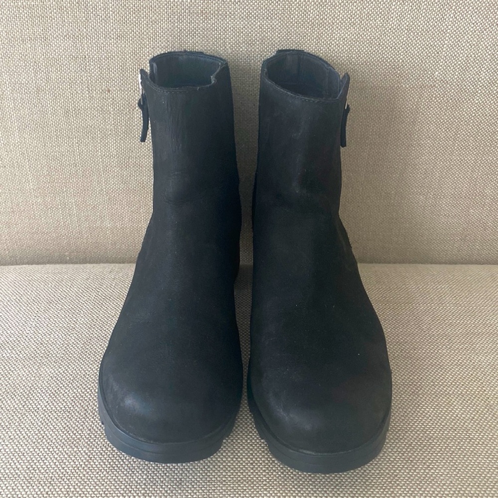 SOREL Women’s Emelie Chelsea Waterproof Boot, Size 8.5